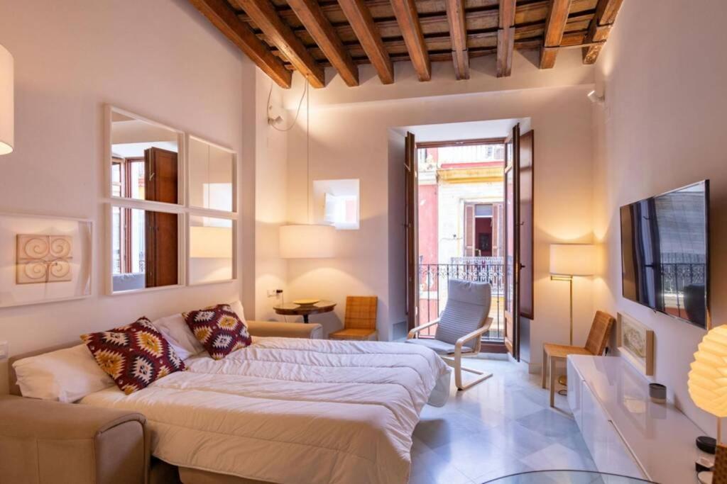Hernando Colon Deluxe Suite By Valcambre Seville Exterior photo